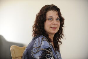 Natasja van den Elsen. Een begeleider die niet alleen kijkt naar wat je aan de buitenkant laat zien, maar ook naar wat er vanbinnen speelt.